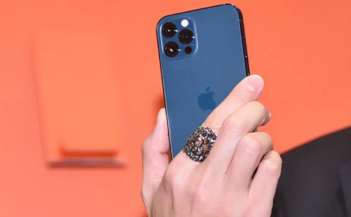 南开乡苹果手机维修分享iPhone12系列重启方法教程 